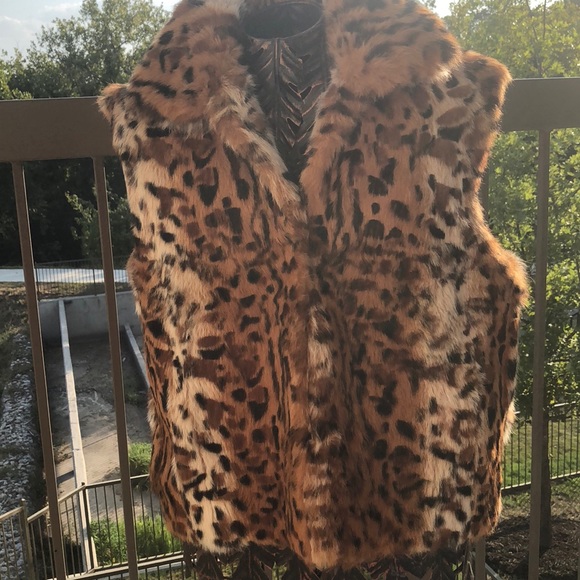 Adrienne Landau Leopard Print Fur Vest - Picture 5 of 6